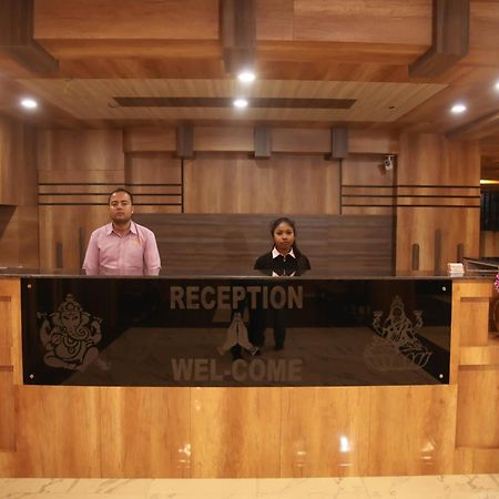 Hotel Royal Safari Sauraha Bagian luar foto