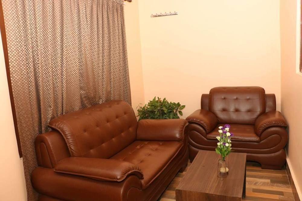 Hotel Royal Safari Sauraha Bagian luar foto